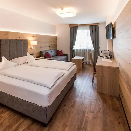 Отель Interski 4*
