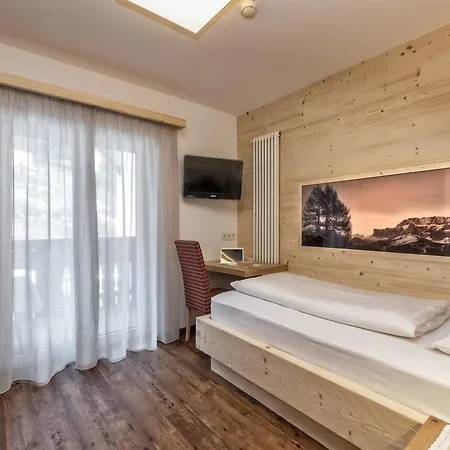Отель Interski 4*