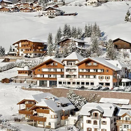 Отель Interski Santa Cristina Val Gardena