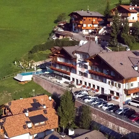 Interski 4*